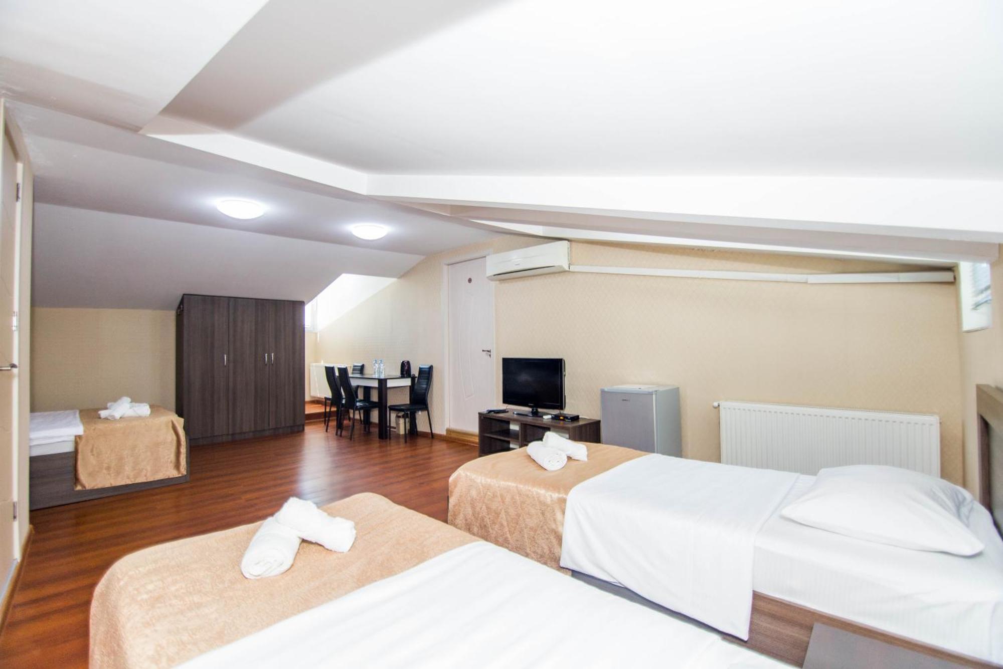 Hotel Care Inn Tbilisi Exterior photo