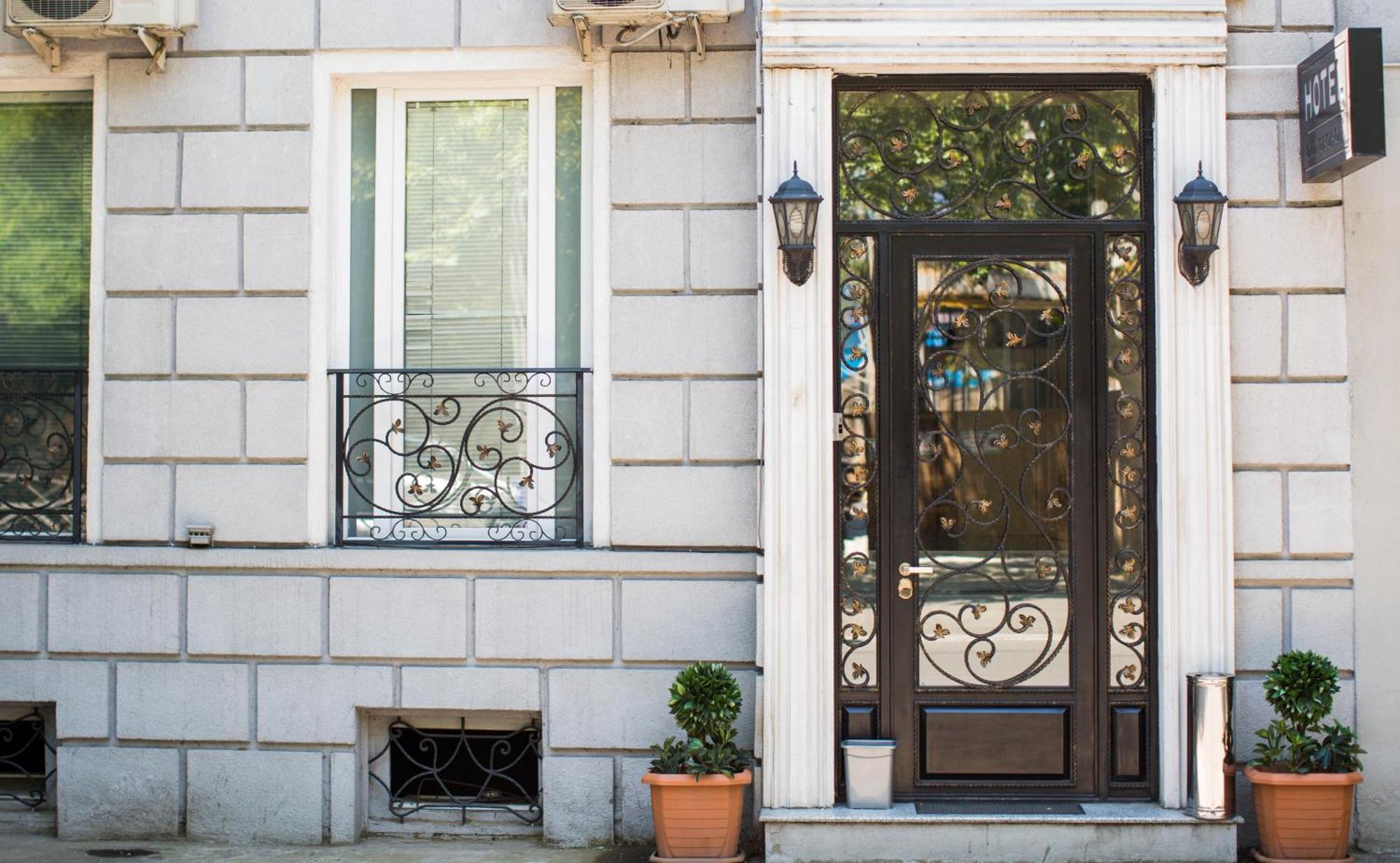 Hotel Care Inn Tbilisi Exterior photo